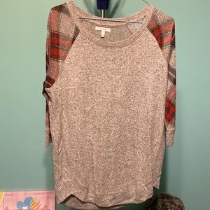 NWOT Maurice’s XS 3/4 Sleeve Gray and Red Plaid Sweater